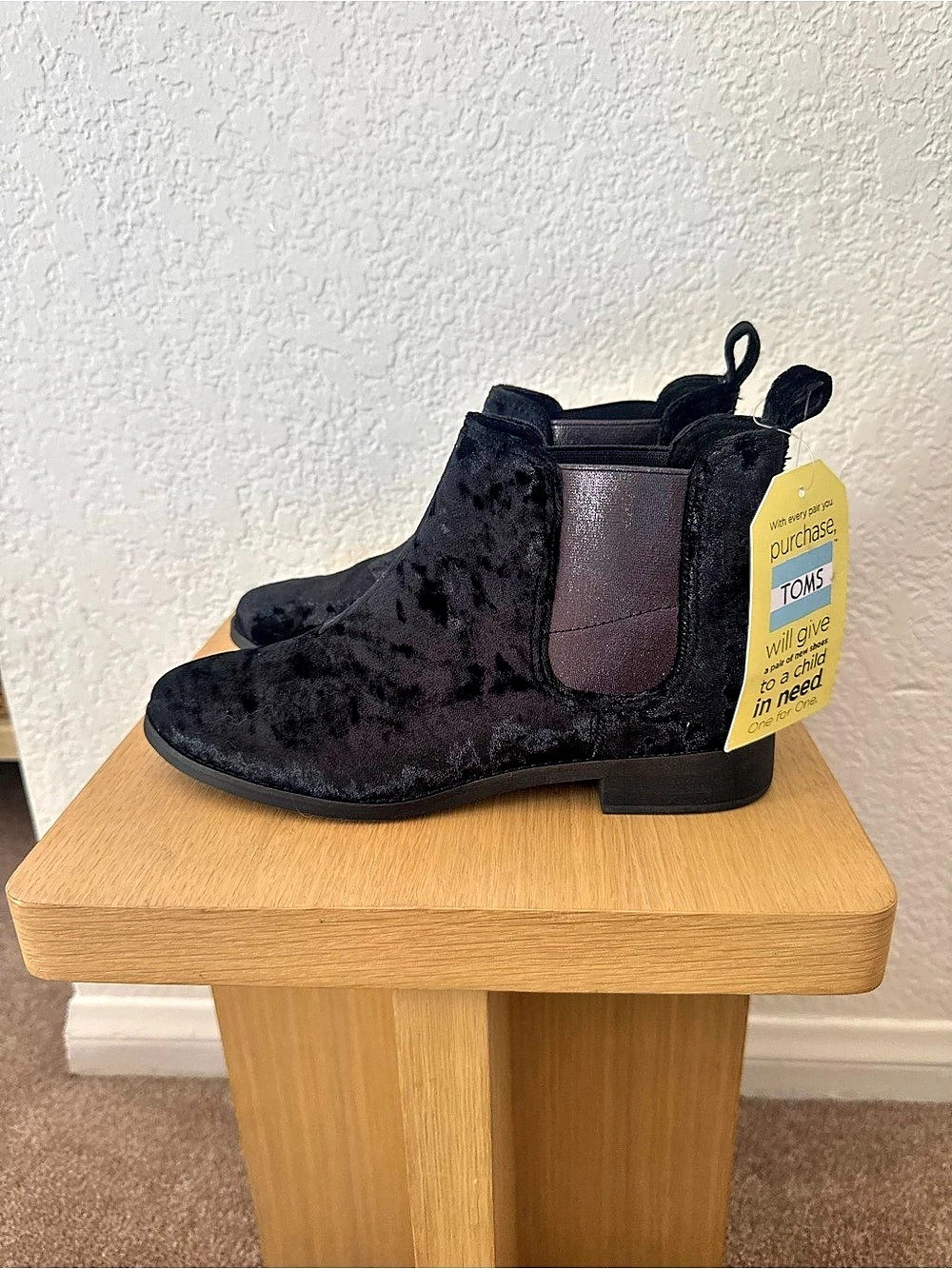TOMS Ella Black Velvet Ankle Boots US 7.5